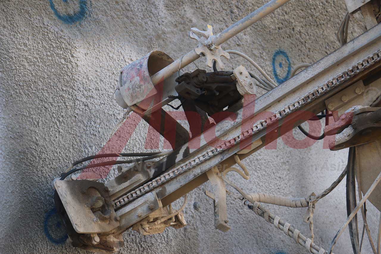 Construction site using SupAnchor self drilling anchor system