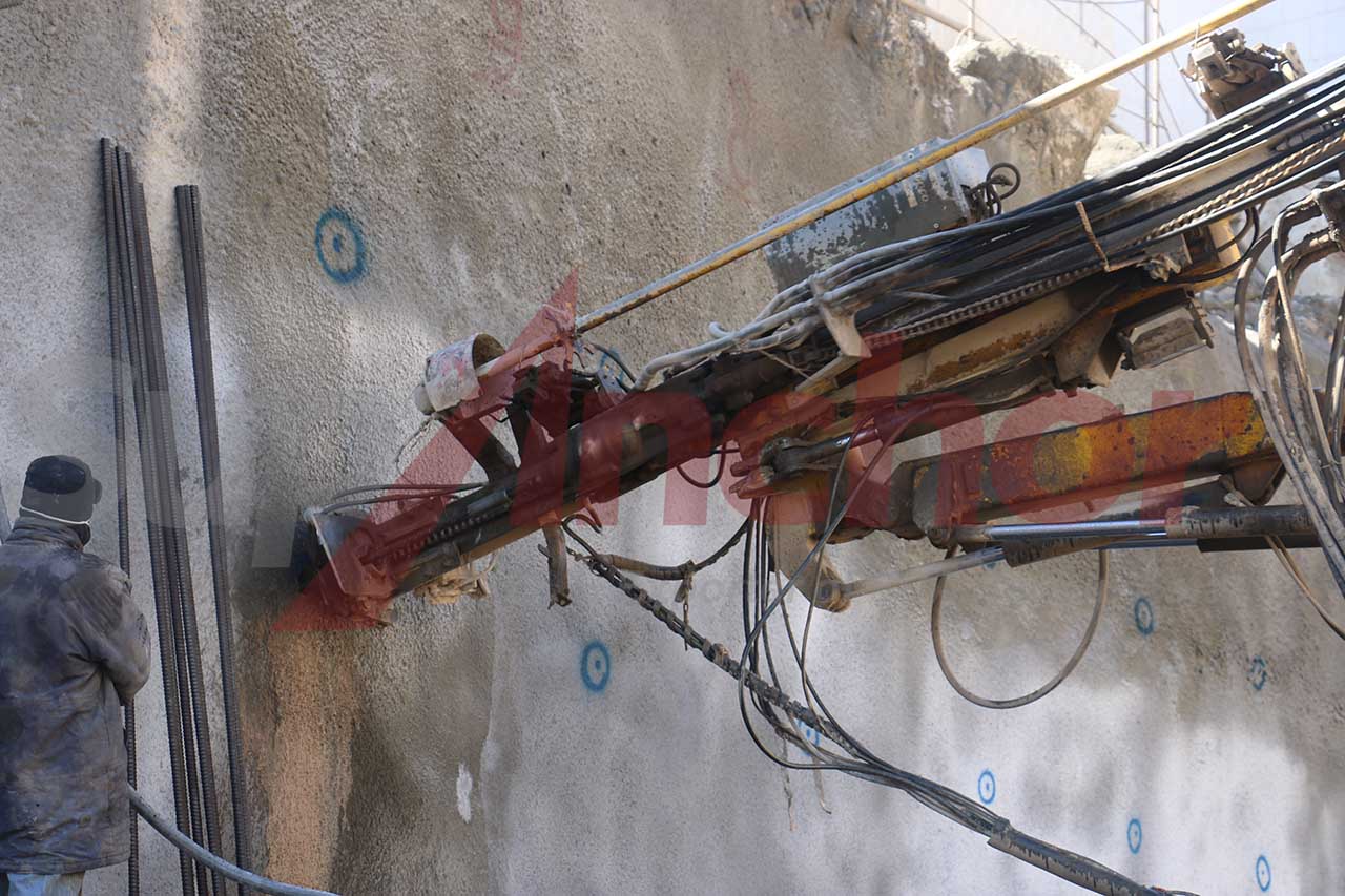 Construction site using SupAnchor self drilling anchor system