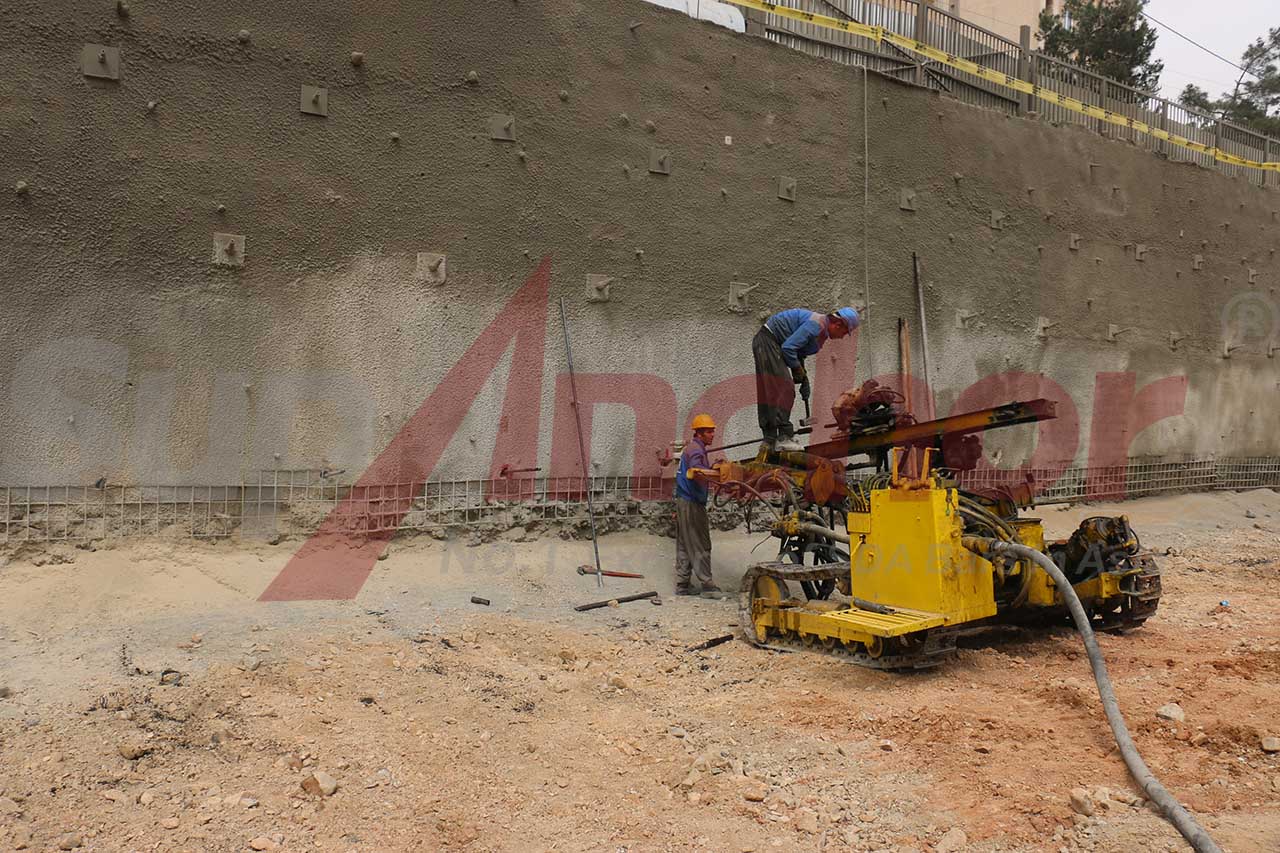 Construction site using SupAnchor self drilling anchor system